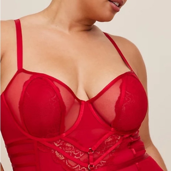 TORRID NWT STRAPS AND LACE CHEMISE - Picture 3 of 5